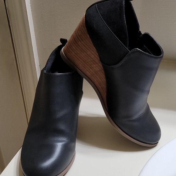 Dr. Scholl's Shoes - DR.SCHOLLS  Black Leather Booties Wide